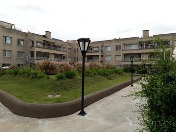 DOS AMBIENTES EN CONDOMINIO SUCRE SAN ISIDRO
