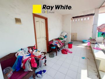 Rumah Hoek Jl. Asembagus III/1, Surabaya