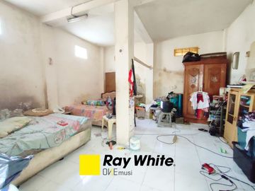 Rumah Hoek Jl. Asembagus III/1, Surabaya