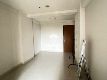 Disewakan Studio Oak Tower B – Unfurnish, Lantai Rendah, Akses Transportasi Umum Mudah
