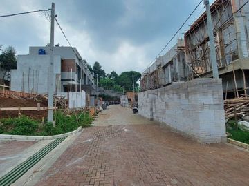 Rumah Baru Moderen Di Pondok Hijau Setiabudi Dekat Exit Tol Pasteur, Maranatha