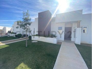 Casas estilo Mediterráneo en Condominio privado