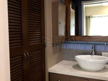FOR SALE: 1 Bedroom renovated condo in Two Serendra, BGC