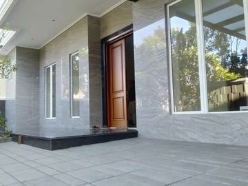 Dijual Rumah Graha Family Surabaya Barat