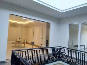 Dijual Rumah Graha Family Surabaya Barat