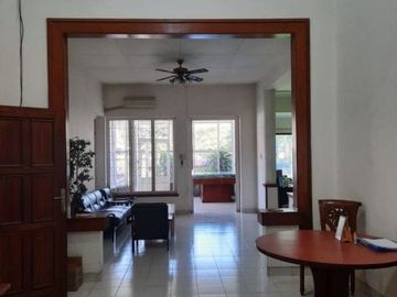 Rumah Pusat Kota Jalan Opak, Ex Kantor Konjen usa