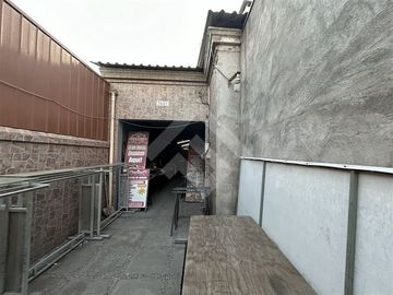 2 Locales Comerciales 1 casa y 1 bodega venta en San Miguel