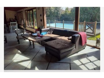 Chalet 5 ambientes con piscina. Zona Parque Luro.
