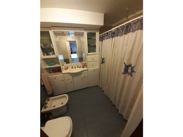 Chalet 5 ambientes con piscina. Zona Parque Luro.