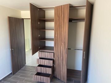 SE VENDE CASA EN LEÓN
