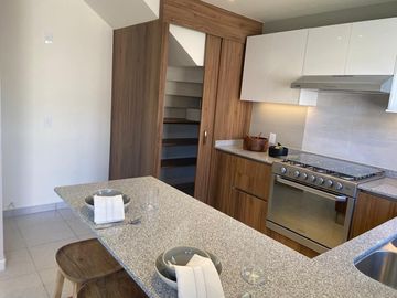 SE VENDE CASA EN LEÓN