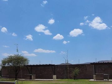 SE VENDE CASA EN LEÓN