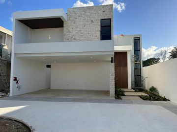 Casa en preventa con amenidades al norte de Mérida, Temozón norte