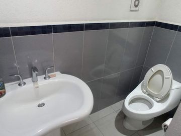 Hermosa Residencia en Cumbres del Lago, Terreno 480 m2, Enorme Jardín,  Sótano..