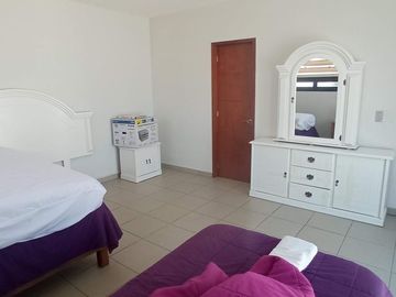 Hermosa Residencia en Cumbres del Lago, Terreno 480 m2, Enorme Jardín,  Sótano..