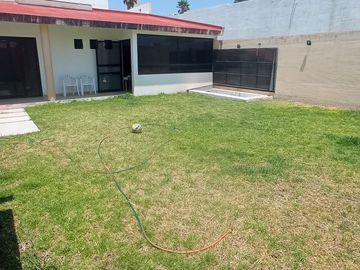 Hermosa Residencia en Cumbres del Lago, Terreno 480 m2, Enorme Jardín,  Sótano..