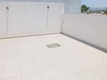 Hermosa Residencia en Cumbres del Lago, Terreno 480 m2, Enorme Jardín,  Sótano..