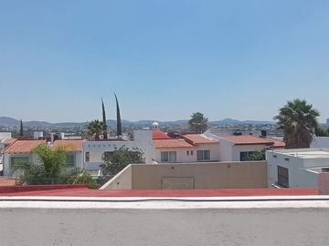 Hermosa Residencia en Cumbres del Lago, Terreno 480 m2, Enorme Jardín,  Sótano..