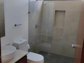 VENTA CASA EN PRIVADA RESIDENCIAL AL NORTE DE MÉRIDA, KIKTEIL, YUCATÁN