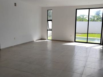 VENTA CASA EN PRIVADA RESIDENCIAL AL NORTE DE MÉRIDA, KIKTEIL, YUCATÁN