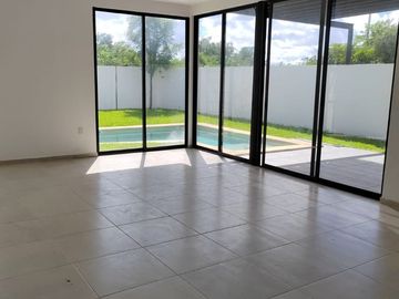 VENTA CASA EN PRIVADA RESIDENCIAL AL NORTE DE MÉRIDA, KIKTEIL, YUCATÁN