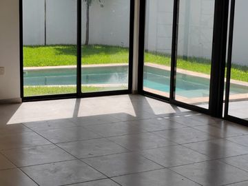 VENTA CASA EN PRIVADA RESIDENCIAL AL NORTE DE MÉRIDA, KIKTEIL, YUCATÁN