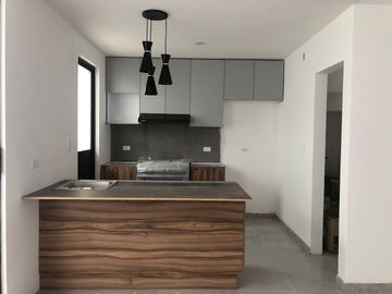 SE VENDE HERMOSA CASA