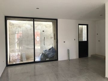 SE VENDE HERMOSA CASA
