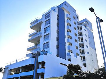 VENTA DE DEPARTAMENTO CON VISTA AL MAR EN MOCAMBO ARLETTE FLORES