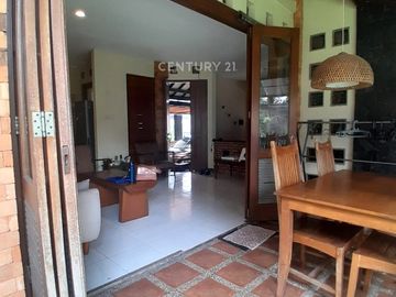 Rumah Dan Paviliun Kos Dengan Taman Di Sektor 5 Bintaro 10425