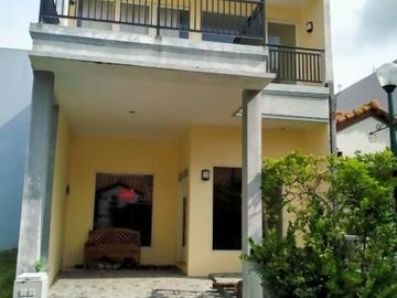 Dijual rumah,aset taman puspa Citraland surabaya
