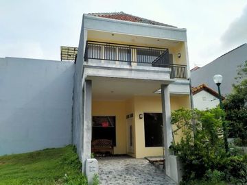 Dijual rumah,aset taman puspa Citraland surabaya