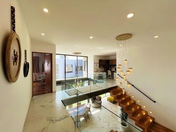 SE VENDE CASA EN LAGO DE JURIQUILLA