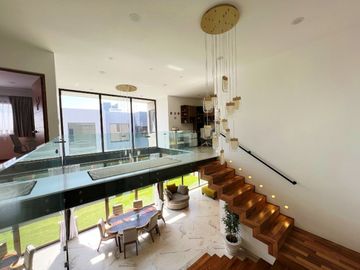 SE VENDE CASA EN LAGO DE JURIQUILLA