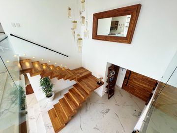 SE VENDE CASA EN LAGO DE JURIQUILLA
