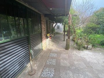 LATORRE PROP. VENDE CASA QUINTA SOBRE 3.900 M2 DE TERRENO - ZONA CLUB INDEPENDIENTE