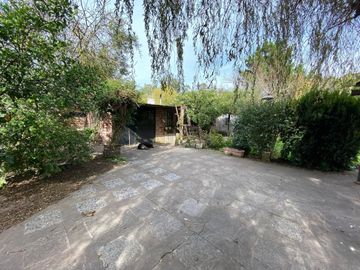 LATORRE PROP. VENDE CASA QUINTA SOBRE 3.900 M2 DE TERRENO - ZONA CLUB INDEPENDIENTE