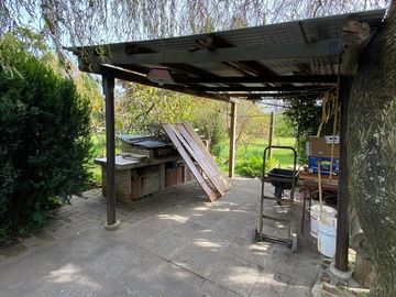 LATORRE PROP. VENDE CASA QUINTA SOBRE 3.900 M2 DE TERRENO - ZONA CLUB INDEPENDIENTE