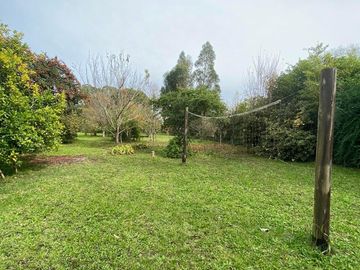 LATORRE PROP. VENDE CASA QUINTA SOBRE 3.900 M2 DE TERRENO - ZONA CLUB INDEPENDIENTE