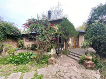 LATORRE PROP. VENDE CASA QUINTA SOBRE 3.900 M2 DE TERRENO - ZONA CLUB INDEPENDIENTE