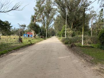LATORRE PROP. VENDE CASA QUINTA SOBRE 3.900 M2 DE TERRENO - ZONA CLUB INDEPENDIENTE
