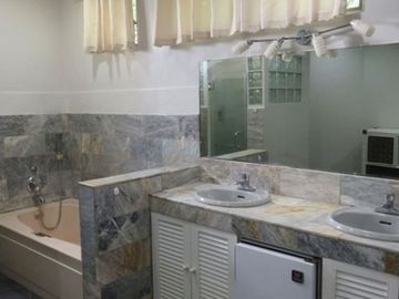 House for rent in Cebu City, Gated in Banilad steps to away to mall