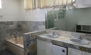 House for rent in Cebu City, Gated in Banilad steps to away to mall