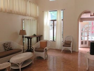 House for rent in Cebu City, Gated in Banilad steps to away to mall