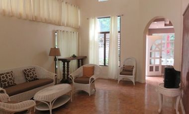 House for rent in Cebu City, Gated in Banilad steps to away to mall