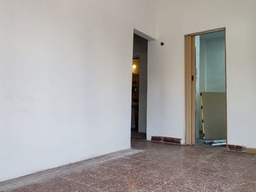 Departamento Tipo Casa en venta en Remedios de Escalada Este