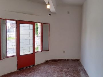 Departamento Tipo Casa en venta en Remedios de Escalada Este