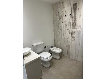 Excelente Casa en Barrio Deportivo 1- Costa Esmeralda.