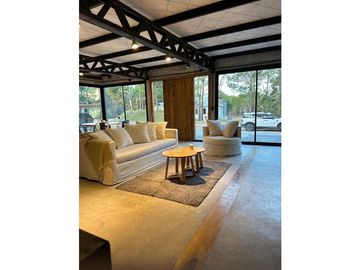 Excelente Casa en Barrio Deportivo 1- Costa Esmeralda.