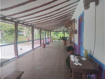 MARAVILLOSA FINCA EN QUIMBAYA